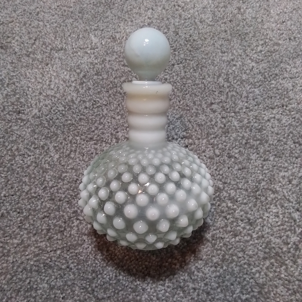 Fenton White Hobnail Glass Perfume Bottle - Picture 2 of 5
